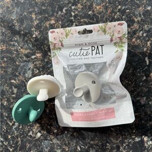 Ryan & Rose Cutie PAT Pacifier Slant Stage 1 nipple - Green, Gray and White